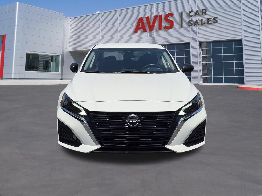 Used 2025 Nissan Altima 2.5 SV AWD/4WD image 2