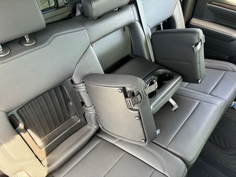 Used 2025 Chevrolet Silverado 1500 LT Trail Boss w/ Convenience Package II image 31