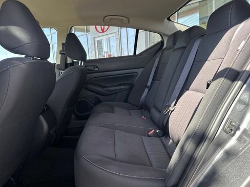 Used 2025 Nissan Altima 2.5 SV FWD image 10