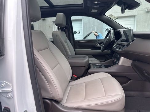 Used 2024 Chevrolet Suburban Z71 w/ Luxury Package AWD/4WD image 30