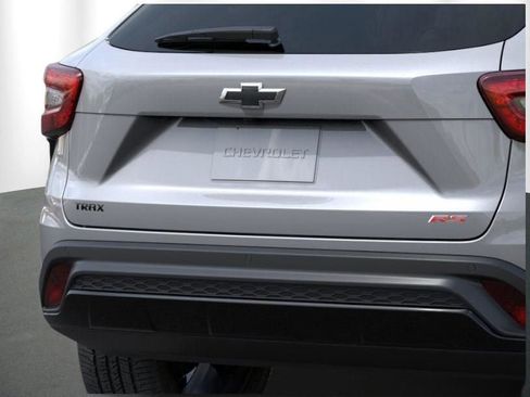 New 2026 Chevrolet Trax RS w/ Driver Confidence Package image 15