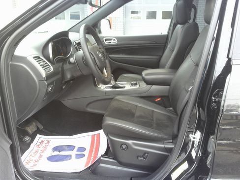 Used 2022 Jeep Grand Cherokee Laredo X image 13