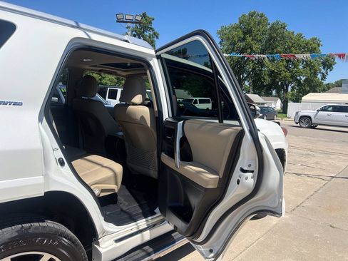 Used 2018 Toyota 4Runner Limited AWD/4WD image 33