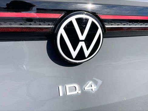 Certified 2023 Volkswagen ID.4 Pro image 29