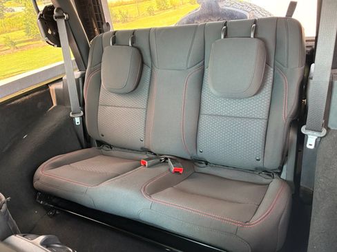 Used 2022 Jeep Wrangler Rubicon AWD/4WD image 24