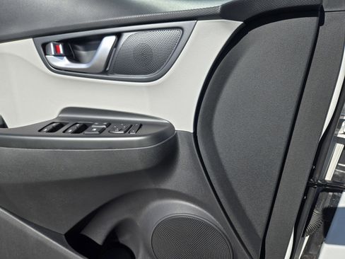 Certified 2023 Hyundai Kona SE image 16