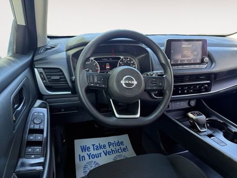 Used 2024 Nissan Rogue S AWD/4WD image 12