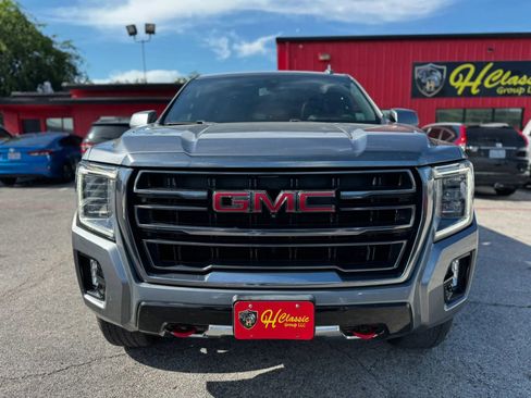 Used 2021 GMC Yukon XL AT4 w/ AT4 Premium Plus Package AWD/4WD image 9