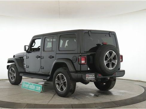 Used 2023 Jeep Wrangler Sahara image 8