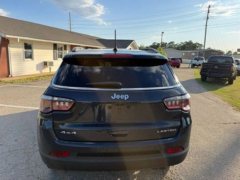 Used 2018 Jeep Compass Limited w/ Safe & Security Group AWD/4WD image 30