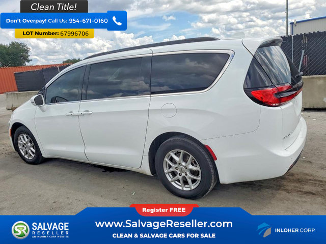 Used 2022 Chrysler Pacifica Touring-L FWD image 3