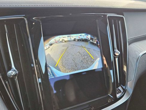 Used 2021 Volvo S60 T8 Inscription w/ Climate Package image 28