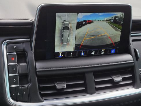 Used 2023 Chevrolet Tahoe Z71 w/ Luxury Package AWD/4WD image 22