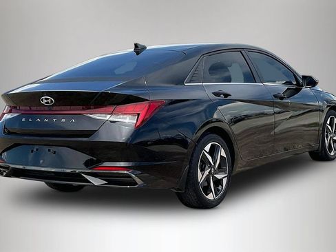 Used 2022 Hyundai Elantra SEL w/ Convenience + Premium Package FWD image 5