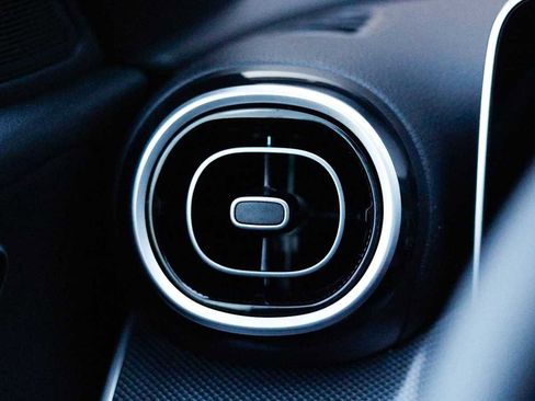 Used 2026 Mercedes-Benz C 300 4MATIC Sedan image 19