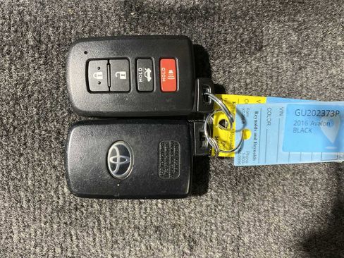 Used 2016 Toyota Avalon XLE Plus image 20