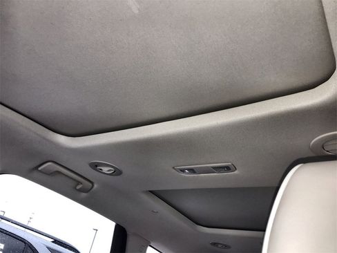 Used 2023 Buick Enclave Avenir w/ Avenir Technology Package image 21