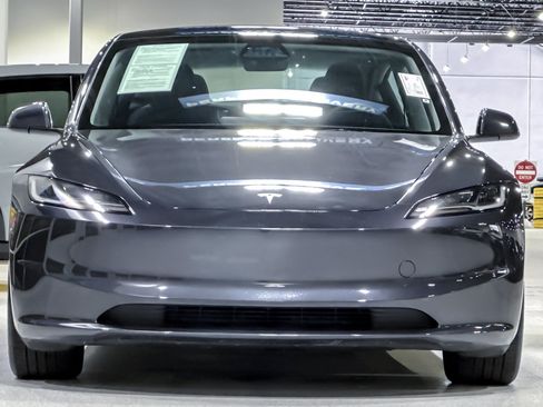 Used 2024 Tesla Model 3 Standard Range RWD image 5