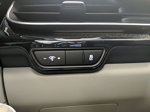 Used 2025 Kia Carnival SX Prestige image 24