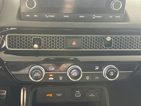 Used 2023 Honda Civic Sport image 6