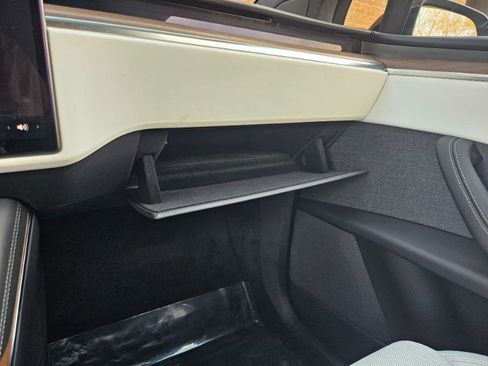 Used 2022 Tesla Model X Plaid image 55