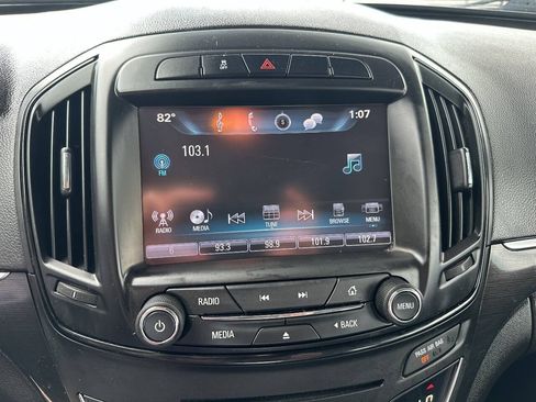 Used 2017 Buick Regal Sport Touring FWD image 10