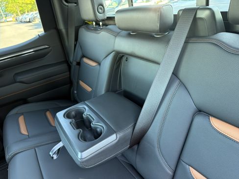 Used 2024 GMC Sierra 1500 AT4 w/ Technology Package AWD/4WD image 33