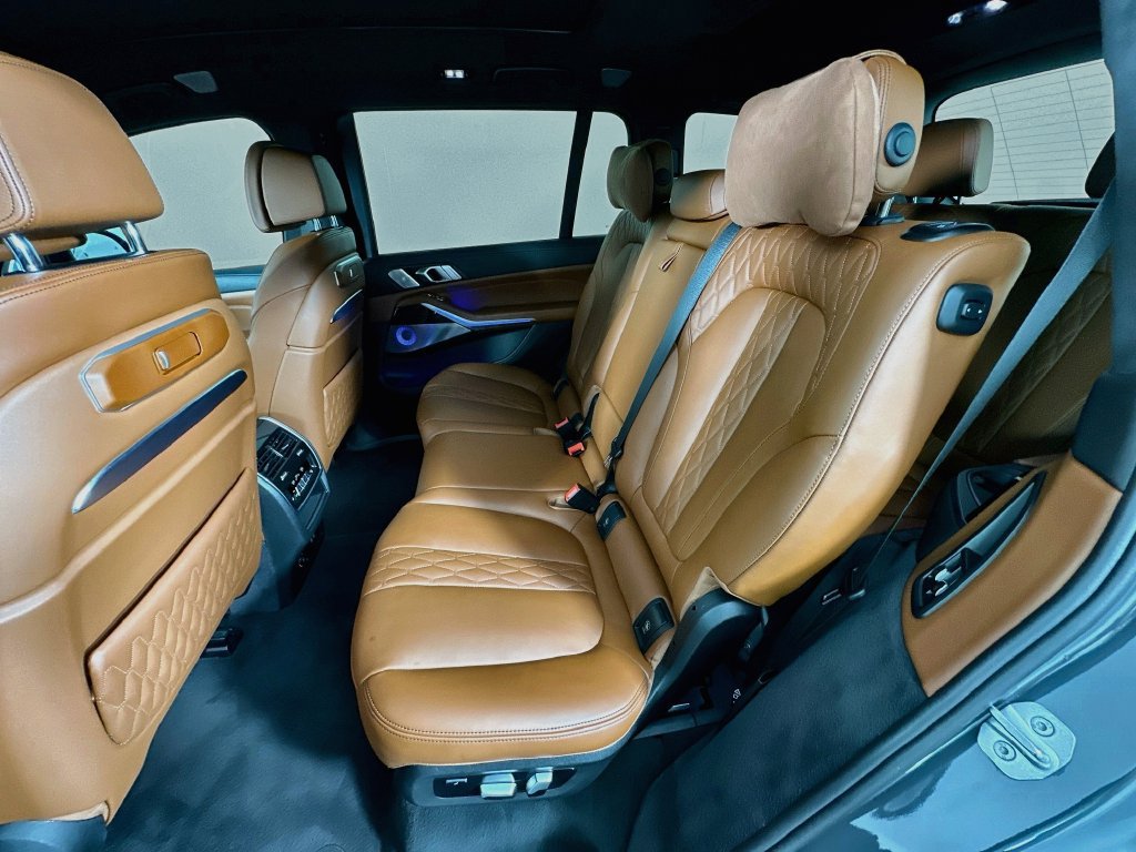 Used 2024 BMW ALPINA XB7 AWD/4WD image 25