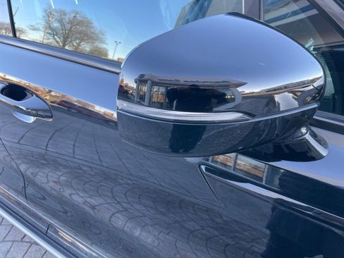 Used 2023 Kia Sorento S w/ Panoramic Sunroof Package image 32