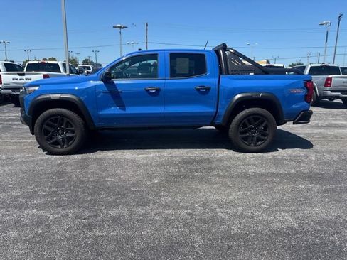 Used 2025 Chevrolet Colorado Trail Boss w/ Midnight Edition AWD/4WD image 4