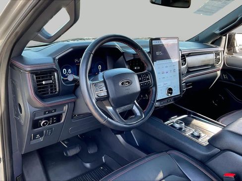 Used 2024 Ford Expedition Limited AWD/4WD image 17