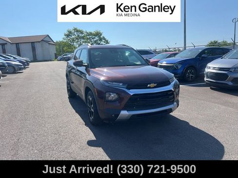 Used 2022 Chevrolet TrailBlazer LT FWD image 3