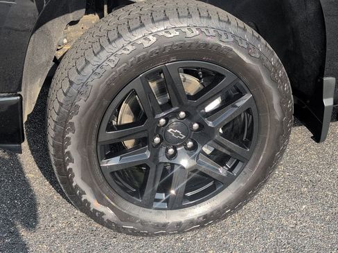 Used 2025 Chevrolet Silverado 1500 LT Trail Boss w/ LT Trail Boss Premium Package AWD/4WD image 14