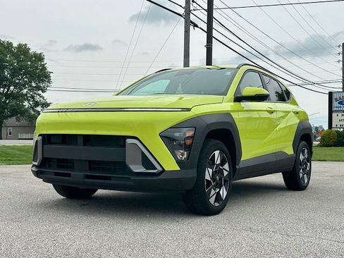 Used 2024 Hyundai Kona SEL AWD/4WD image 1