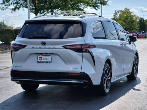 Certified 2025 Toyota Sienna Platinum AWD/4WD image 5