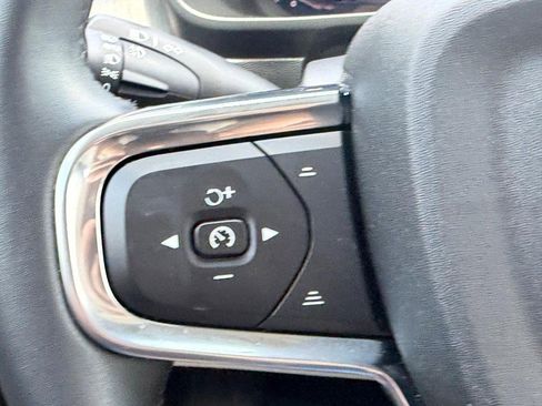 Certified 2026 Volvo XC40 B5 Plus AWD/4WD image 17