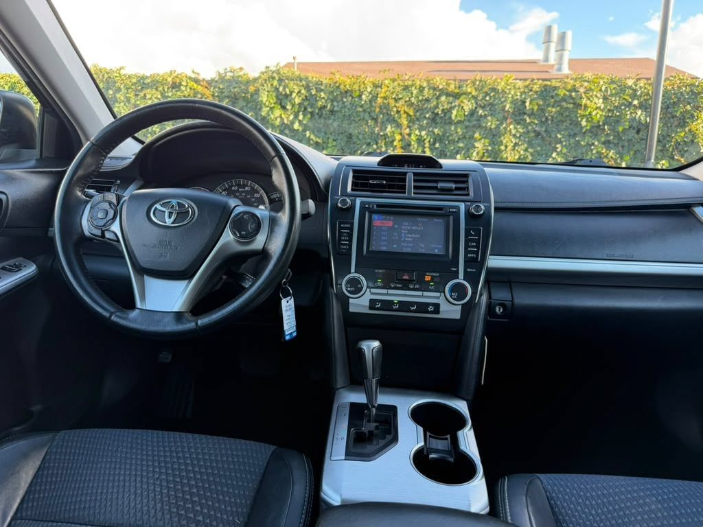 Used 2012 Toyota Camry SE FWD image 10