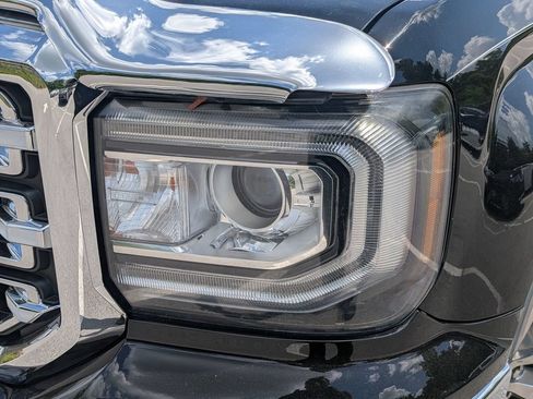 Used 2018 GMC Sierra 1500 SLT w/ SLT Premium Package AWD/4WD image 6