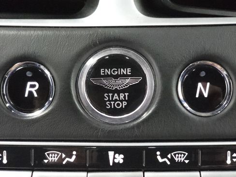 Used 2019 Aston Martin DB11 Coupe RWD image 15