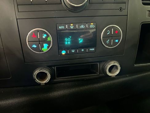 Used 2007 Chevrolet Silverado 2500 LT w/ 2LT Convenience Package image 15