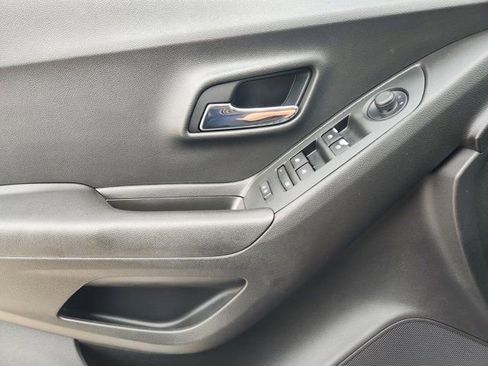 Used 2019 Chevrolet Trax LS w/ Tint and Cruise Package image 24