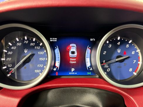 Used 2016 Maserati Ghibli Base image 24