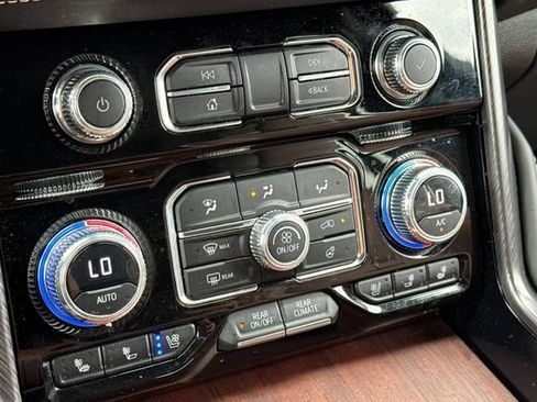 Used 2023 GMC Yukon Denali Ultimate AWD/4WD image 32