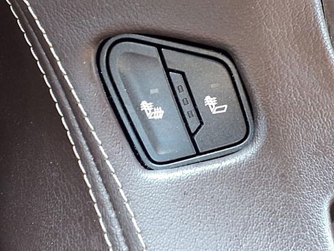 Used 2015 Chevrolet Tahoe LT RWD image 15