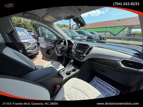 Used 2020 Chevrolet Equinox LS w/ LS Convenience Package FWD image 15