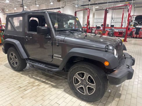 Used 2018 Jeep Wrangler Sport AWD/4WD image 5