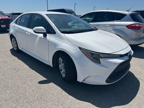 Used 2020 Toyota Corolla LE FWD image 2