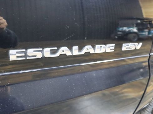 Used 2005 Cadillac Escalade ESV Platinum image 9