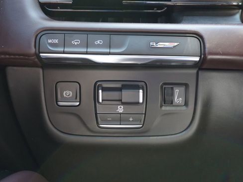 Used 2023 Cadillac Escalade V w/ LPO, Floor Liner Package image 33