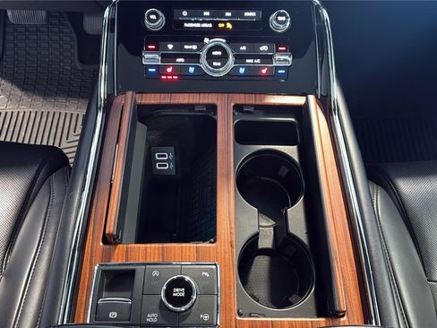 Used 2019 Lincoln Navigator L Reserve AWD/4WD image 27